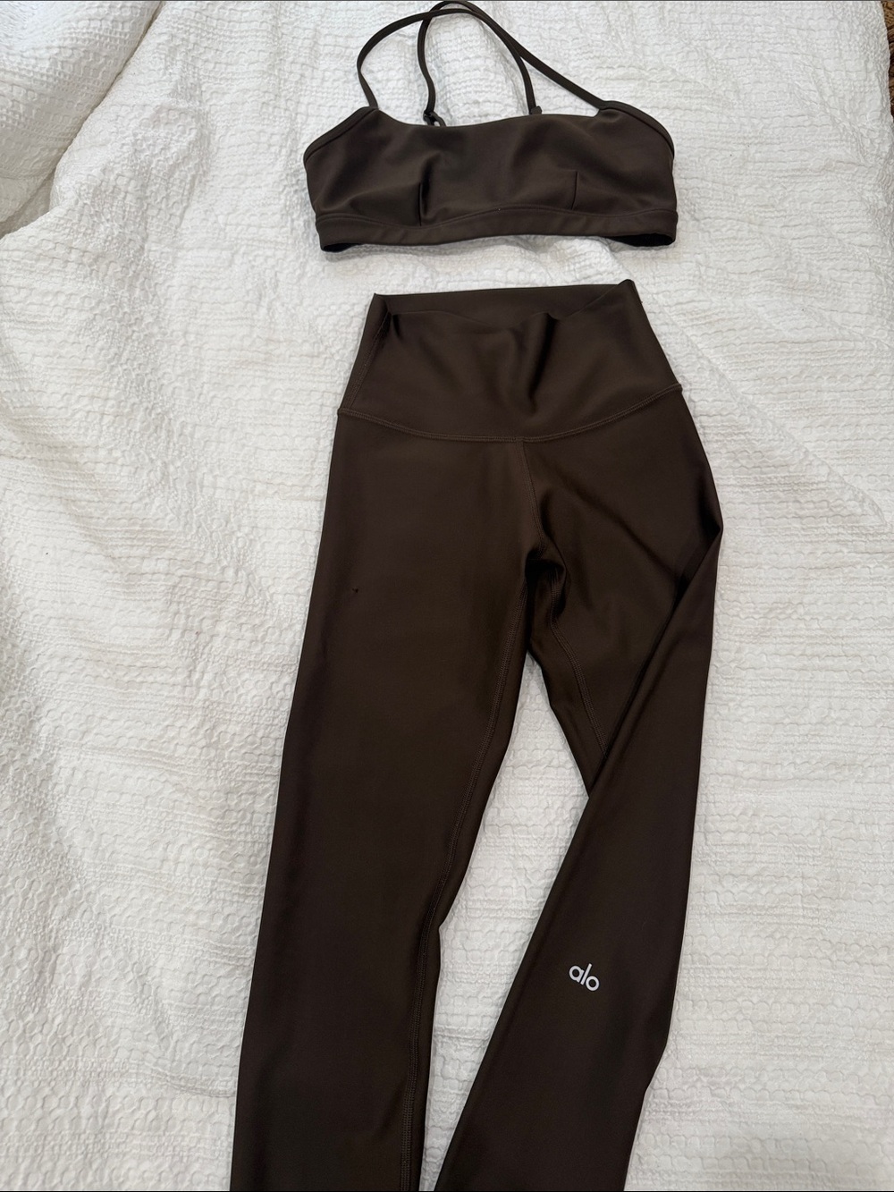 Alo High-Waist Legging & Strappy Sports Bra Set - Dark Brown